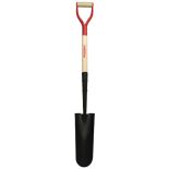 Razorback 16in Drain Spade with D Grip